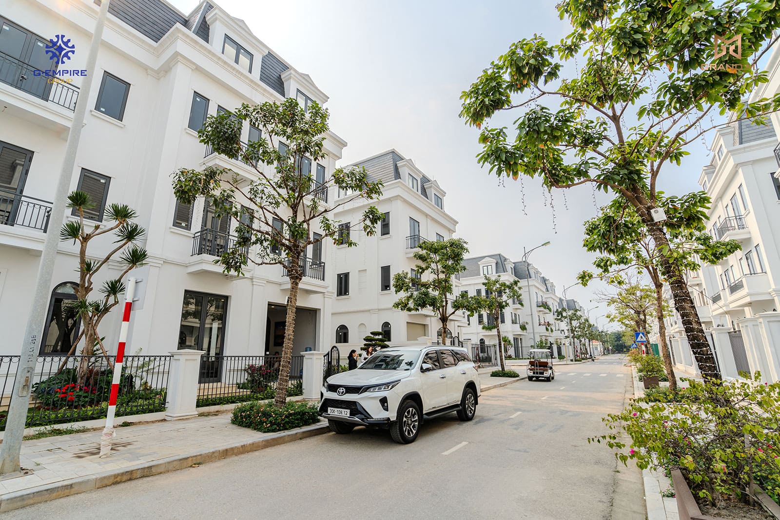 Hình ảnh thực tế dự án biệt thự Solasta Mansion Dương Nội vào tháng 4 năm 2024.