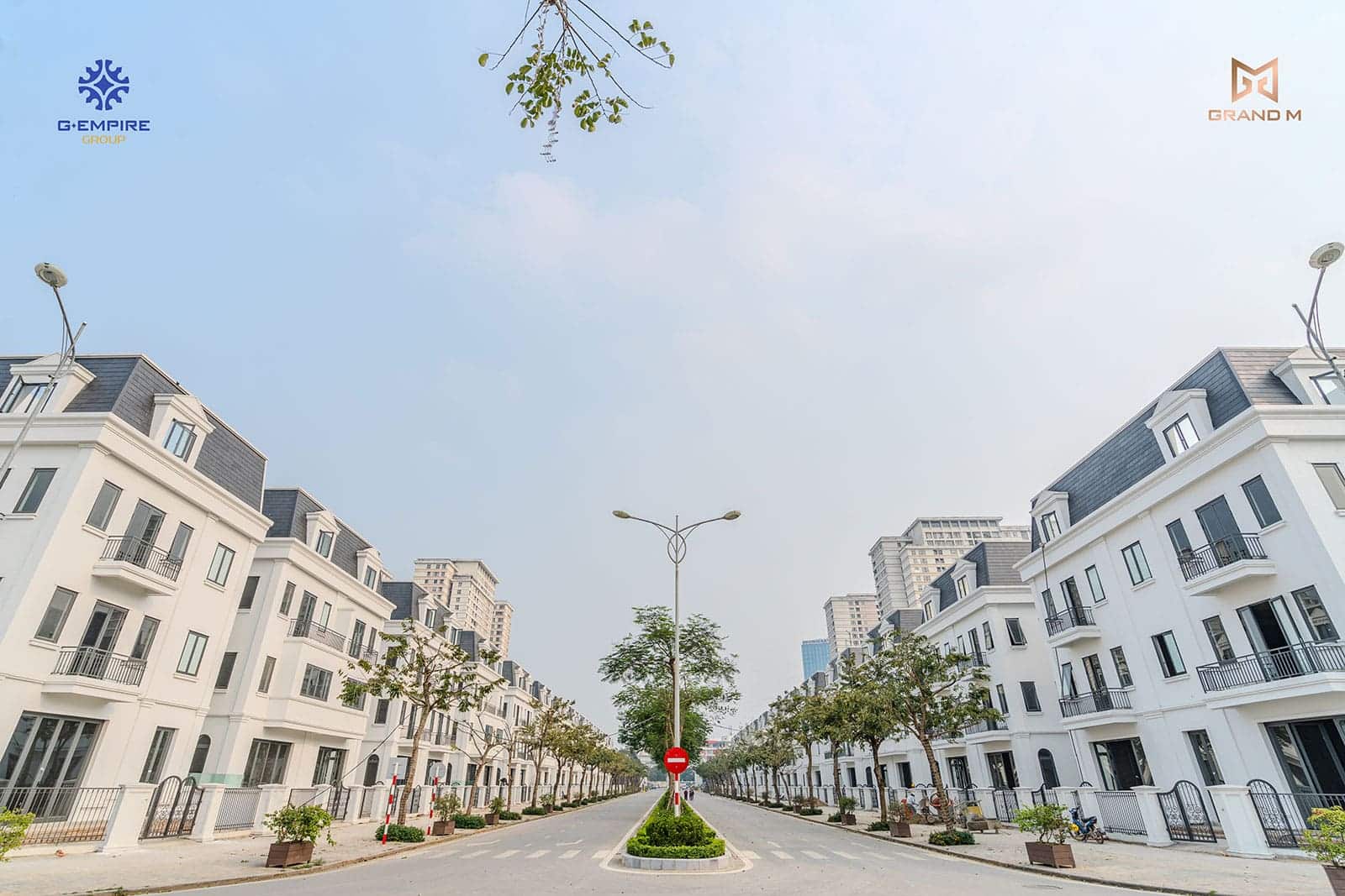 Hình ảnh thực tế dự án biệt thự Solasta Mansion Dương Nội vào tháng 4 năm 2024.